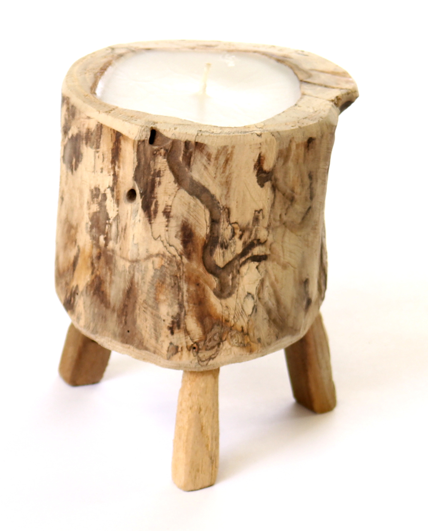 Kerze im Teakholzast mit Holzfüßen